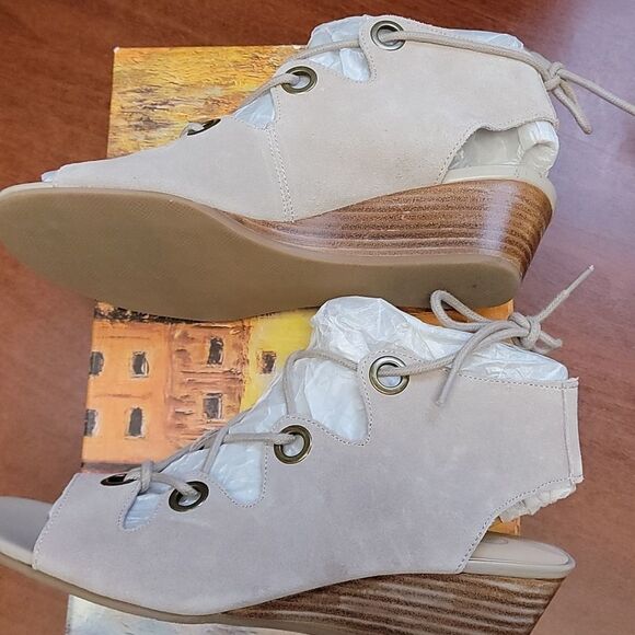 Bella Vita Clud Suede Ingrid Wedge Sandals Size 8 - Picture 5 of 9